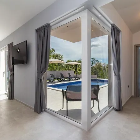 Nana וילה Orbanići